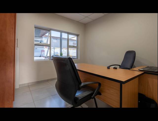 350M² OFFICE FOR SALE IN ALBERTON NORTH